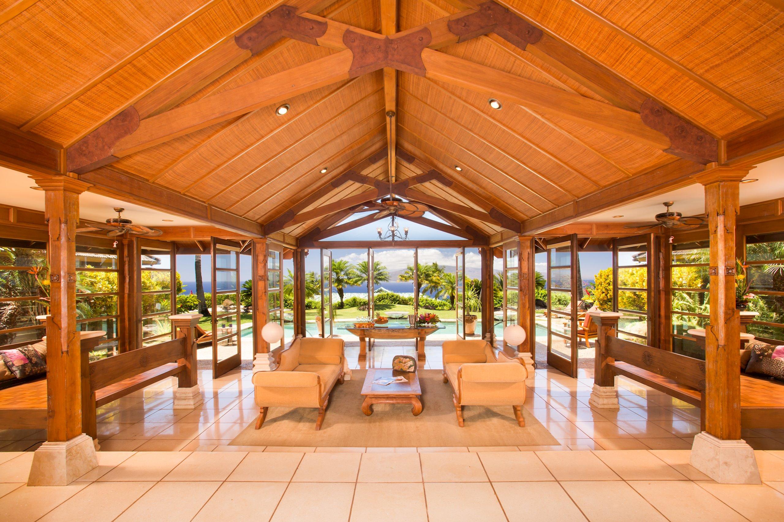 Hawaii Real Estate | View 138 Awaiku St | 6 Beds, 6 Baths | View 1