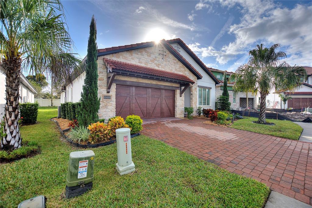 Central Florida Real Estate | View 10409 Angel Oak Court | room 1 | View 2
