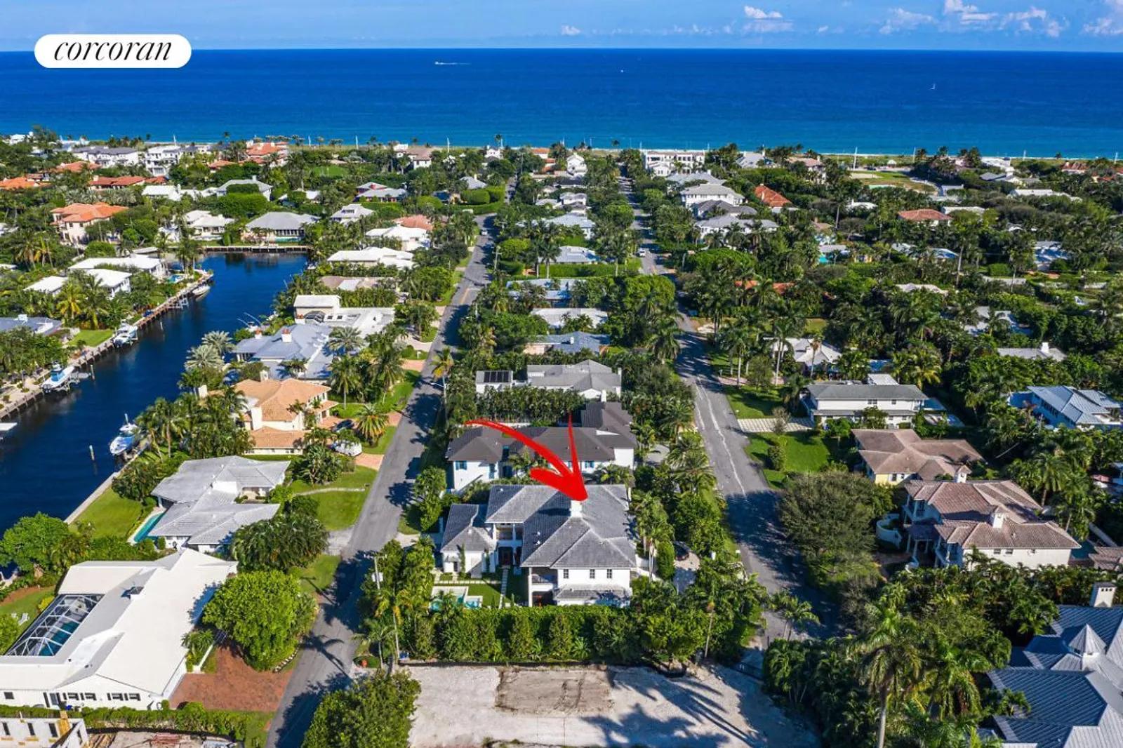 South Florida Real Estate | View 1041 Seaspray Avenue | room 38 | View 39