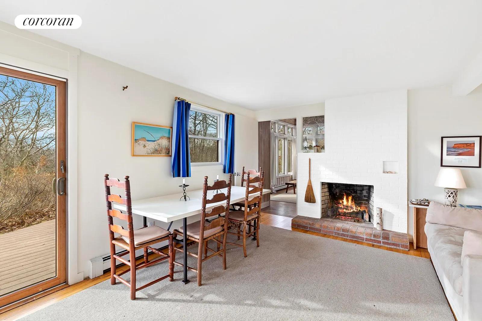 The Hamptons Real Estate | View 20 Hamilton Drive | room 3 | View 4