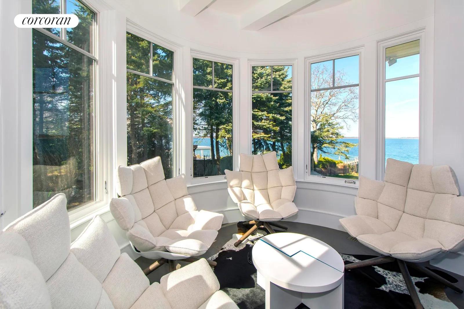 The Hamptons Real Estate | View 44 Forest Road | room 11 | View 12