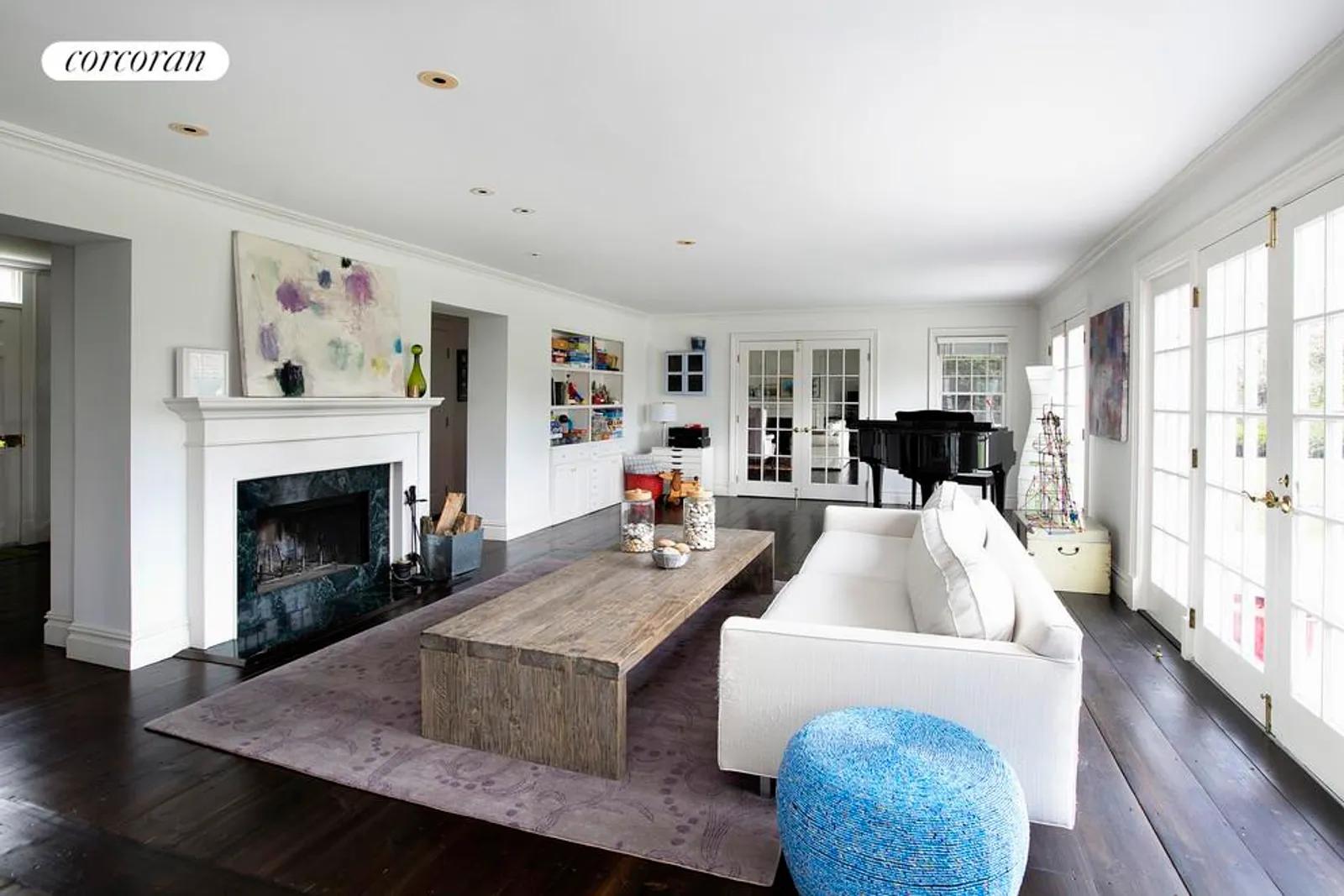 The Hamptons Real Estate | View  | Expansive Great Room | View 14