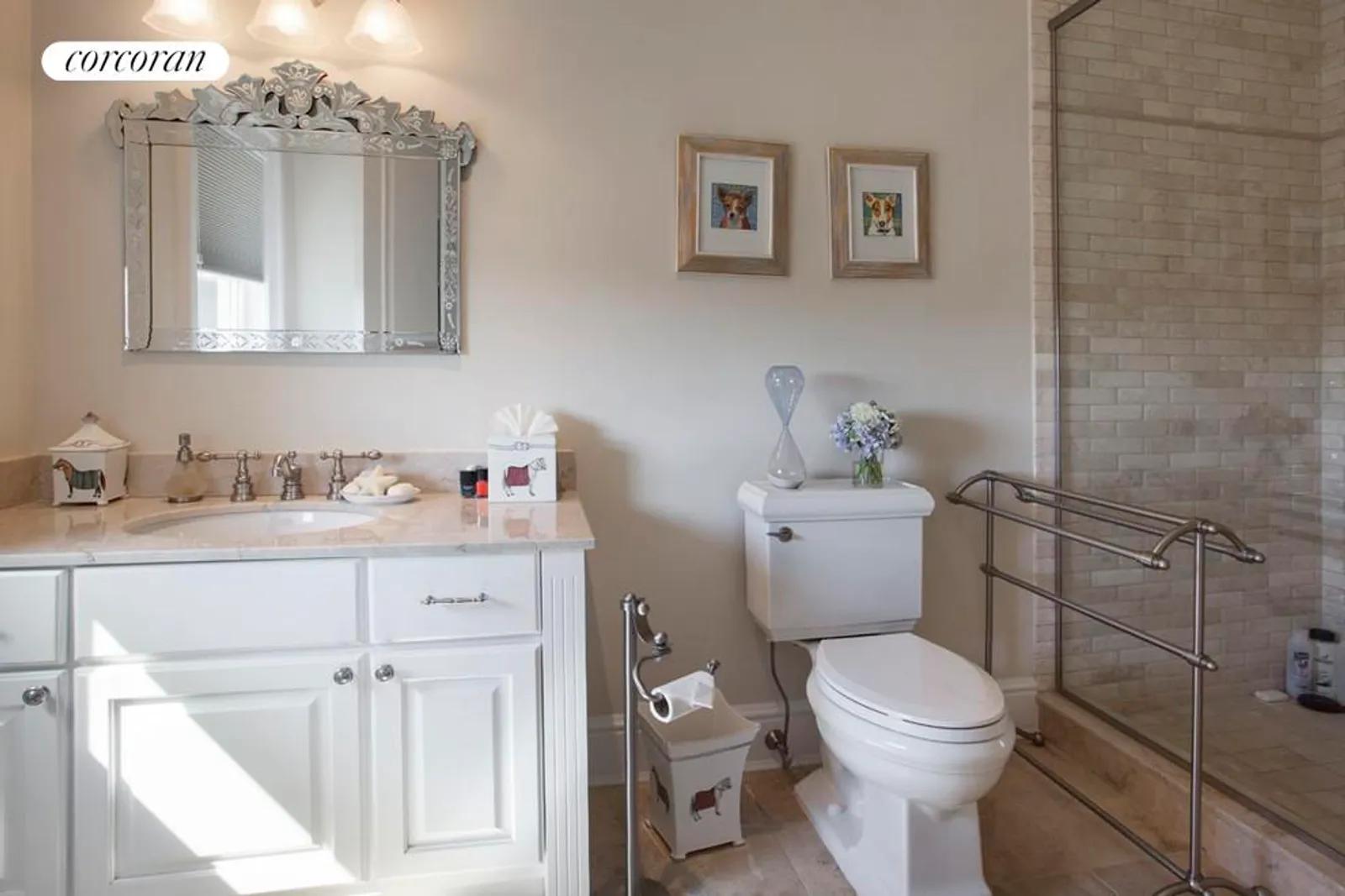 The Hamptons Real Estate | View  | bathroom | View 17