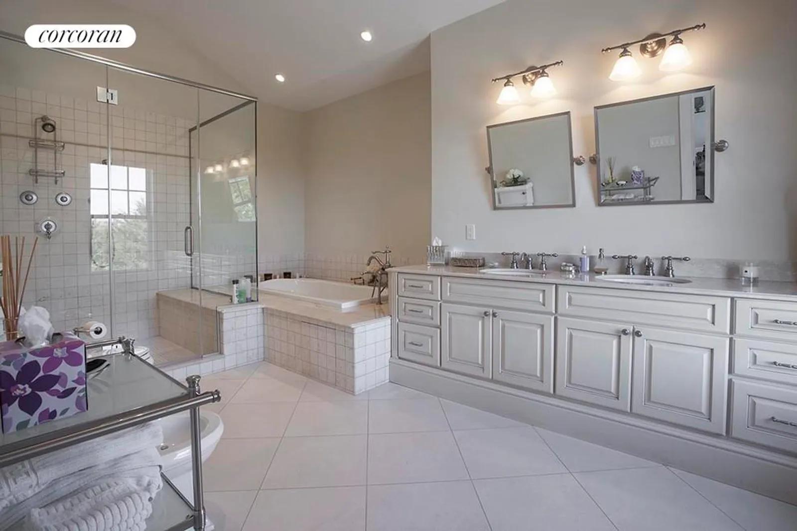 The Hamptons Real Estate | View  | guest bathroom | View 19