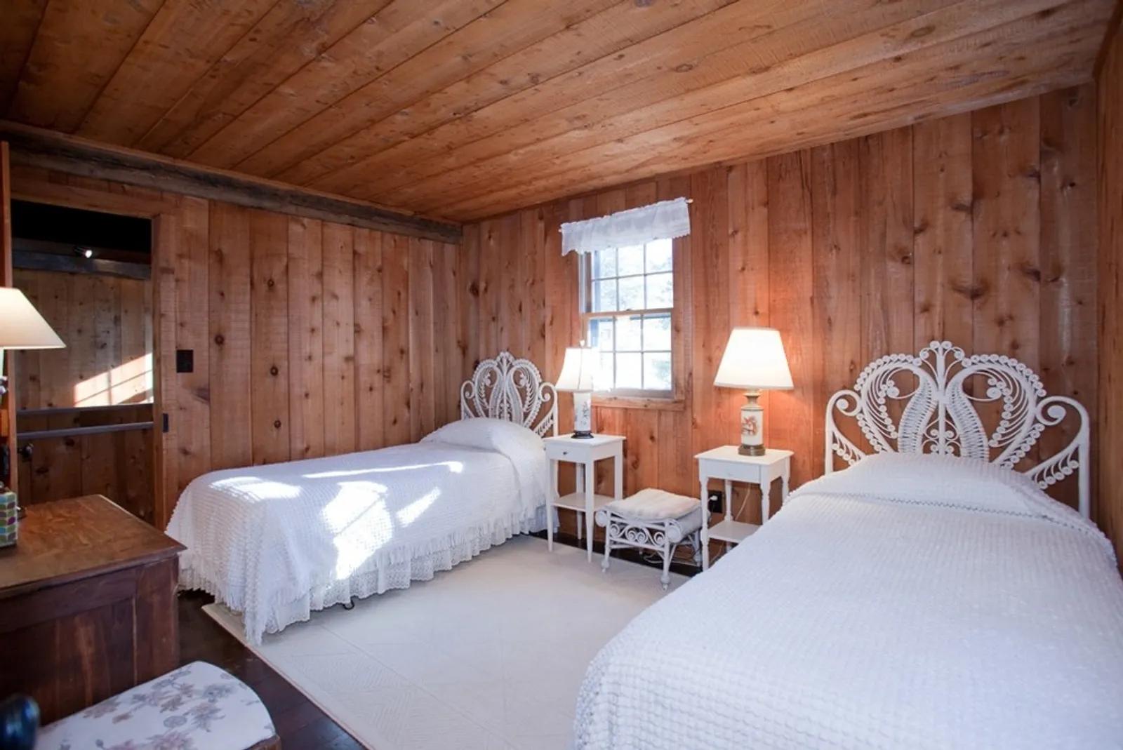 The Hamptons Real Estate | View  | Guest bedroom | View 8