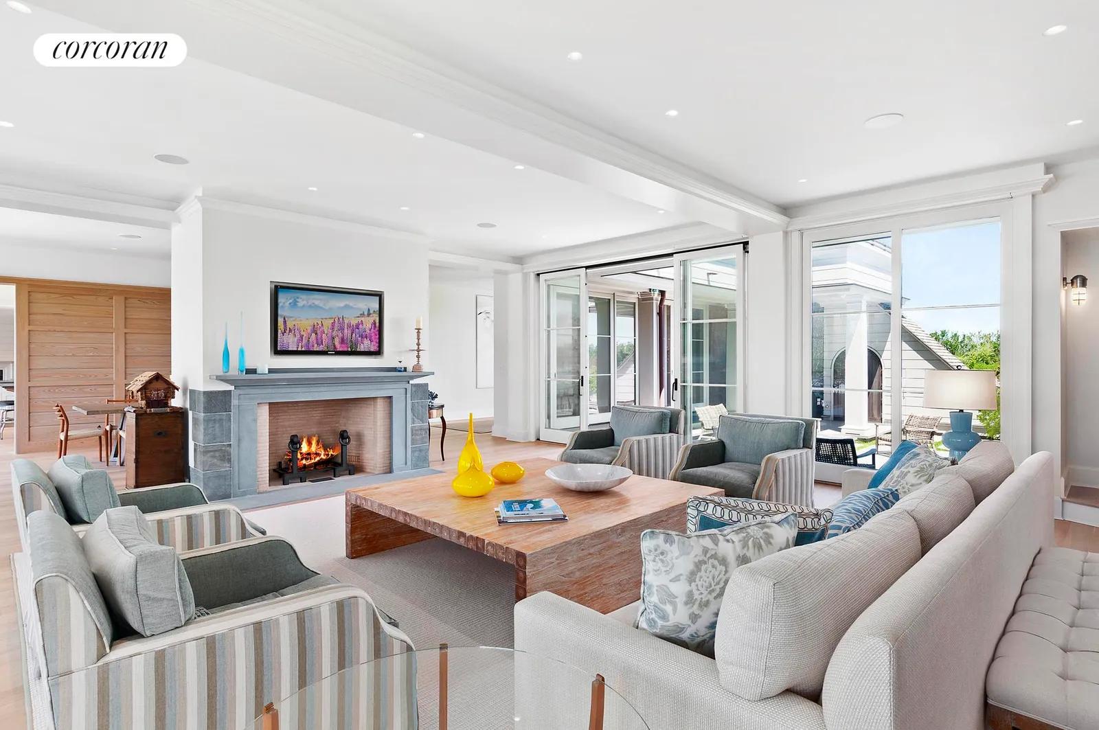 The Hamptons Real Estate | View  | room 8 | View 9