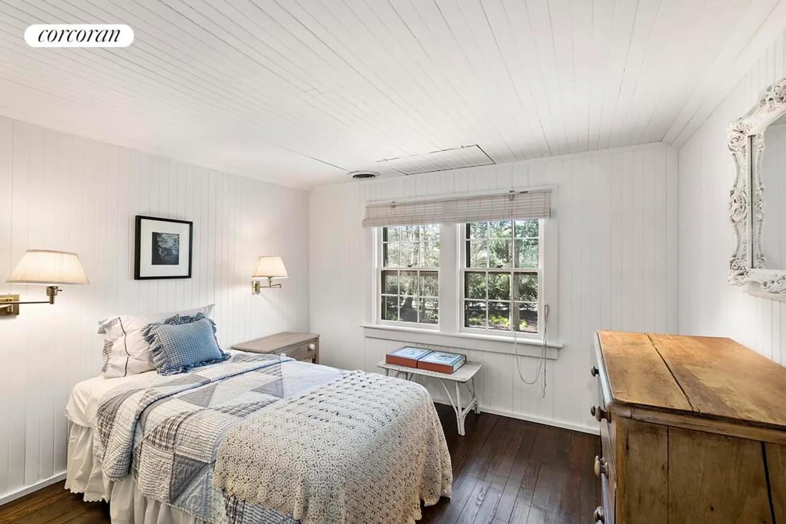 The Hamptons Real Estate | View  | Guest Bedroom | View 17