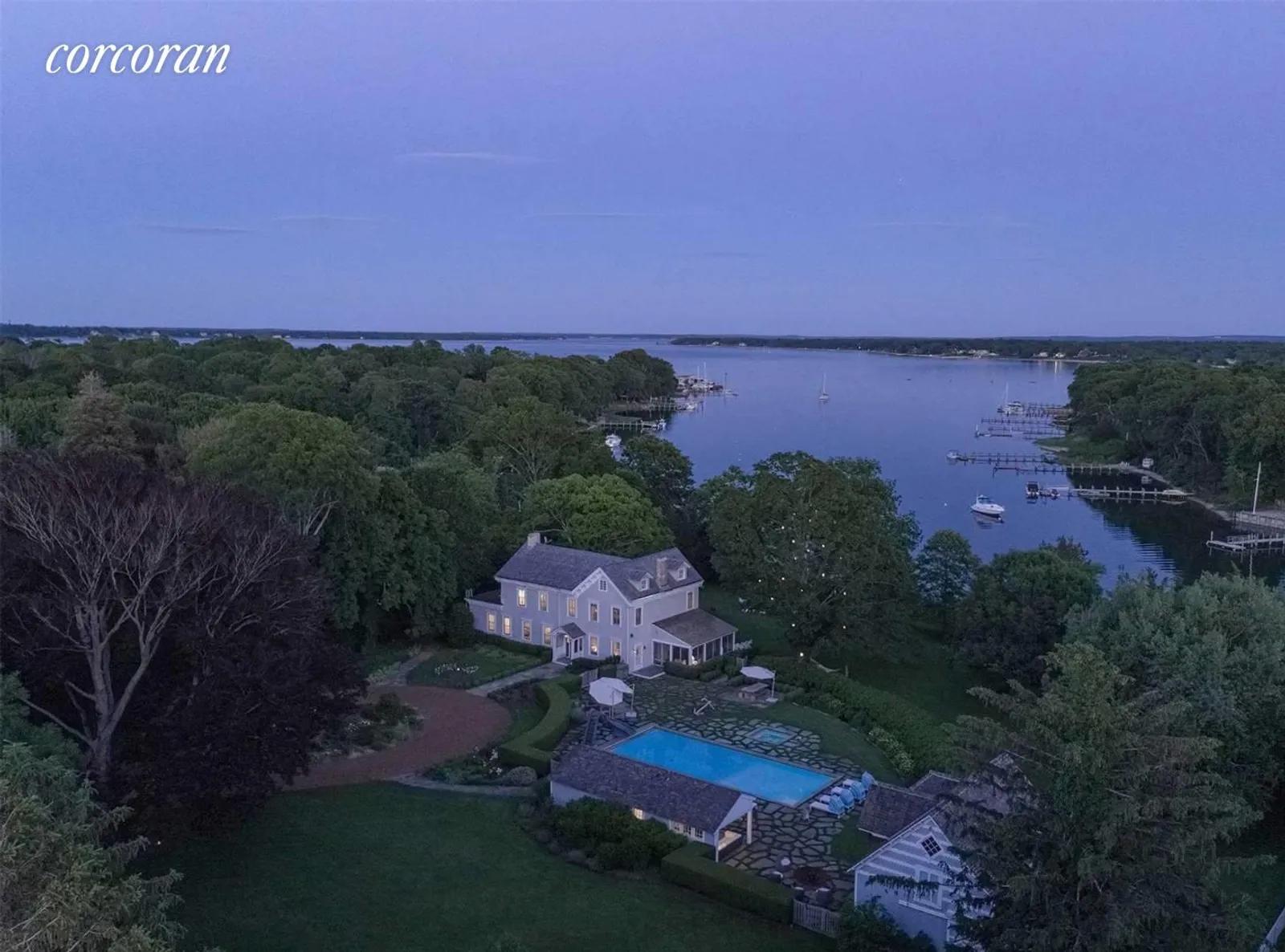The Hamptons Real Estate | View 845 Maple Lane | room 8 | View 9