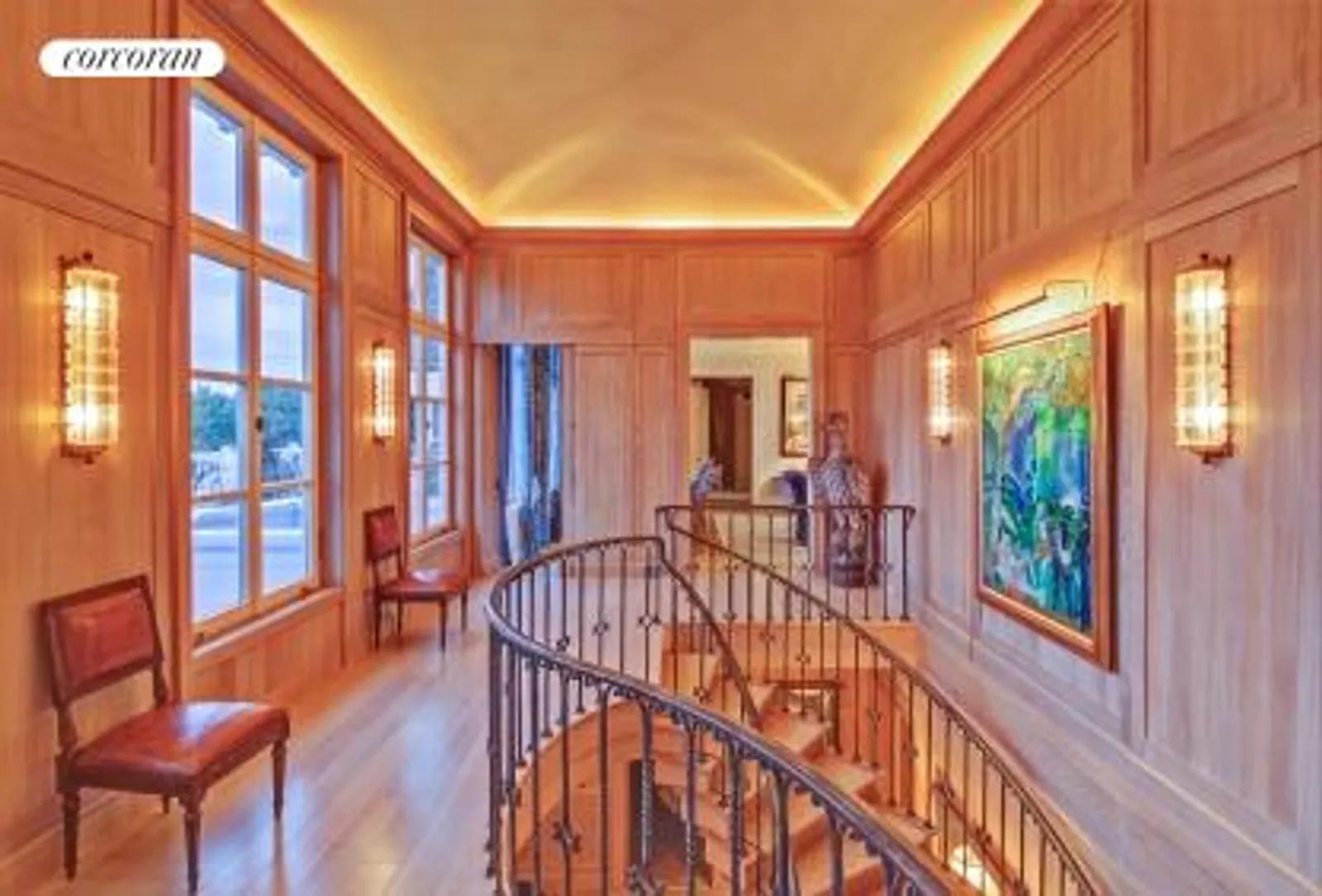 The Hamptons Real Estate | View  | Gallery With Bayviews | View 5