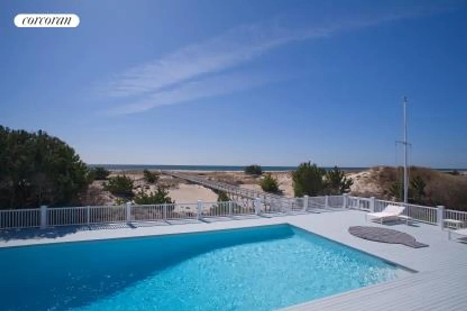 The Hamptons Real Estate | View  | Oceanside Pool With Spa | View 15