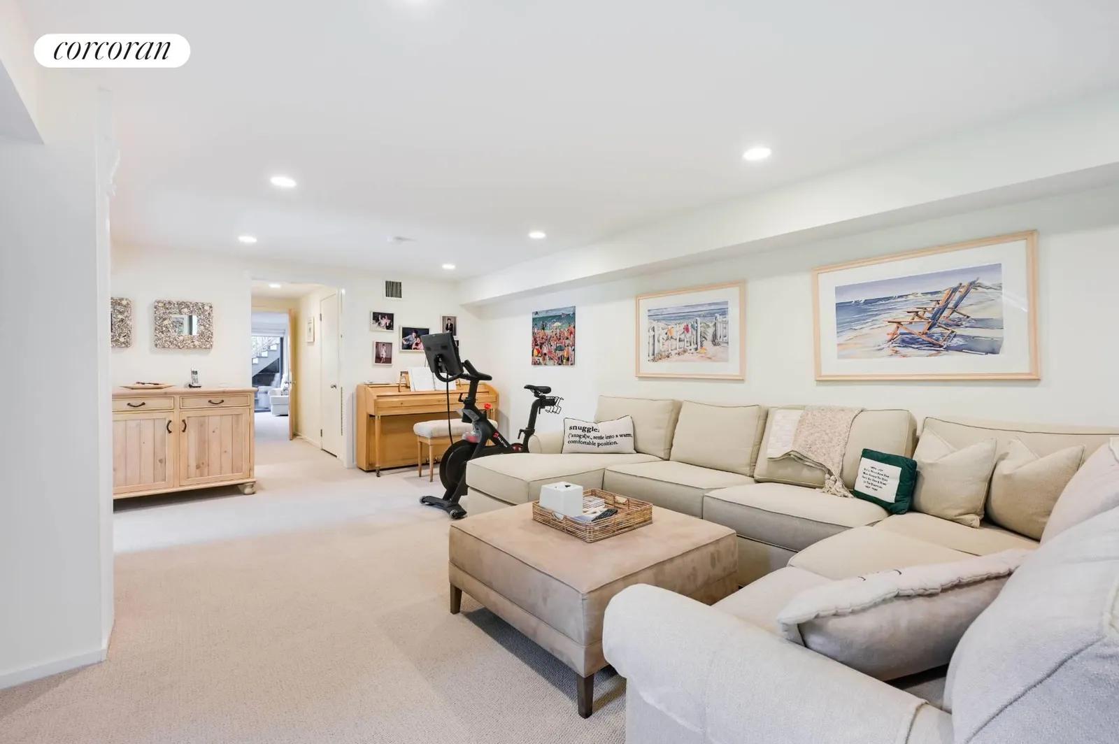 The Hamptons Real Estate | View 195 Marine Blvd | room 25 | View 26