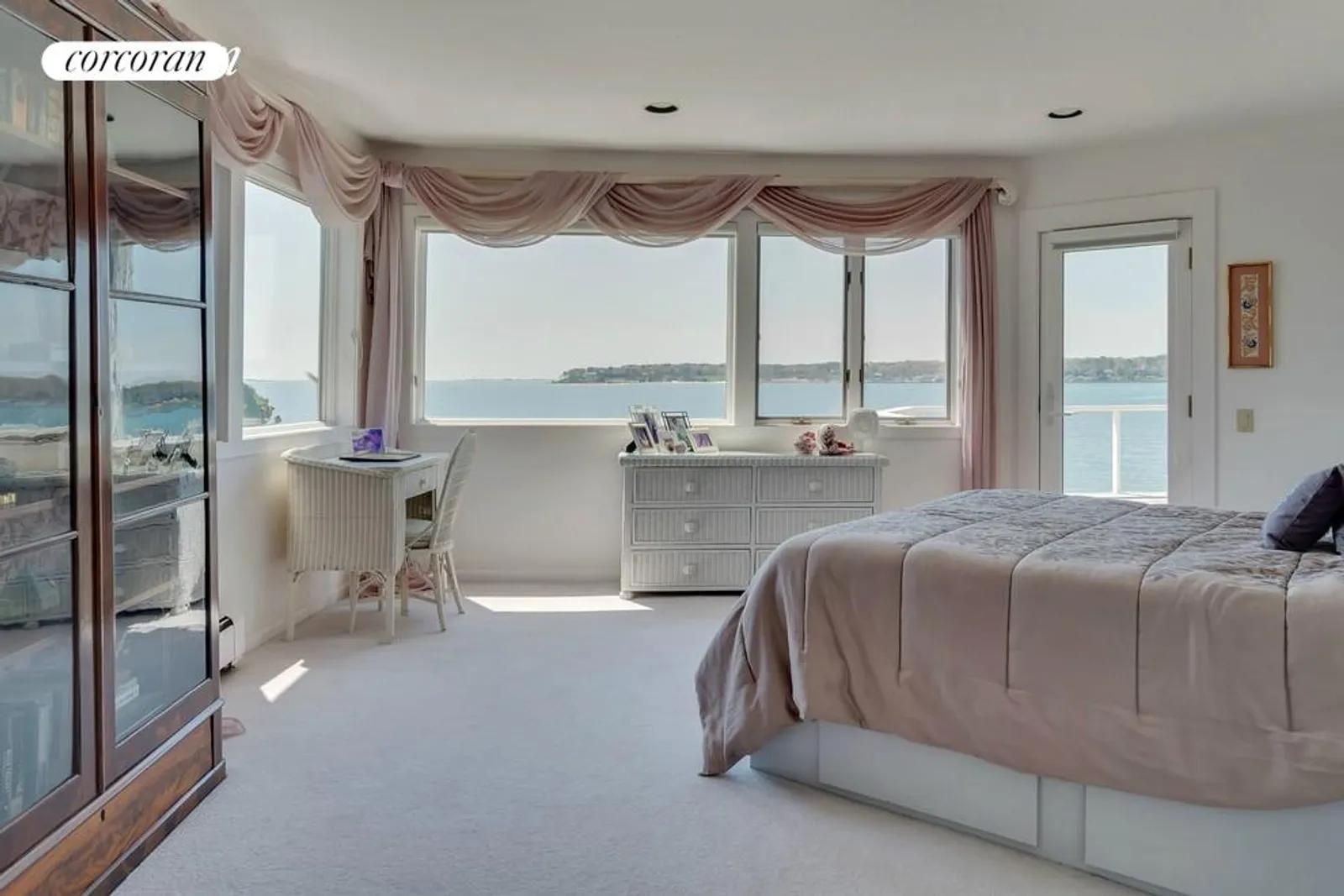 The Hamptons Real Estate | View  | room 12 | View 13