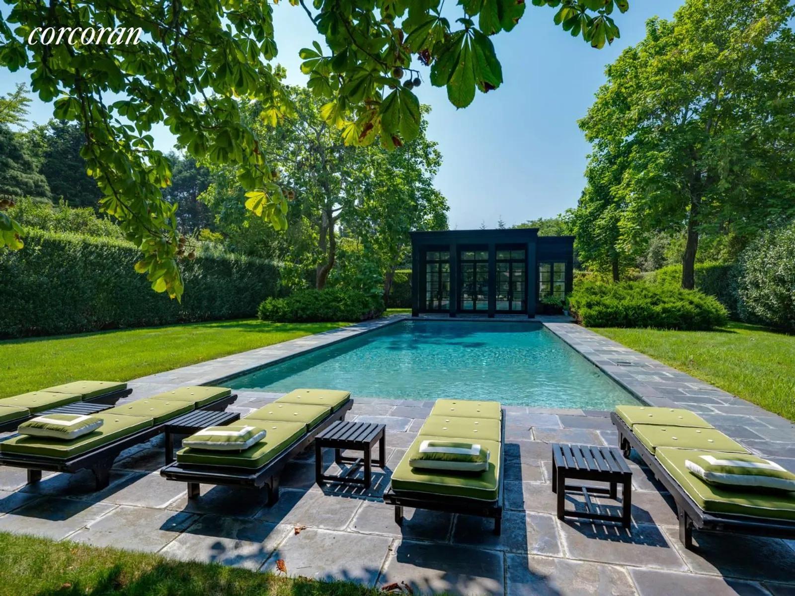 The Hamptons Real Estate | View  | room 30 | View 31