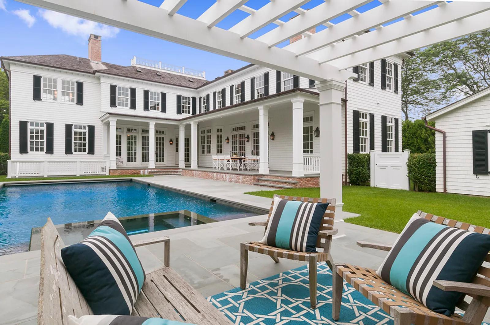 The Hamptons Real Estate | View  | 7 Beds, 9.5 Baths | View 1
