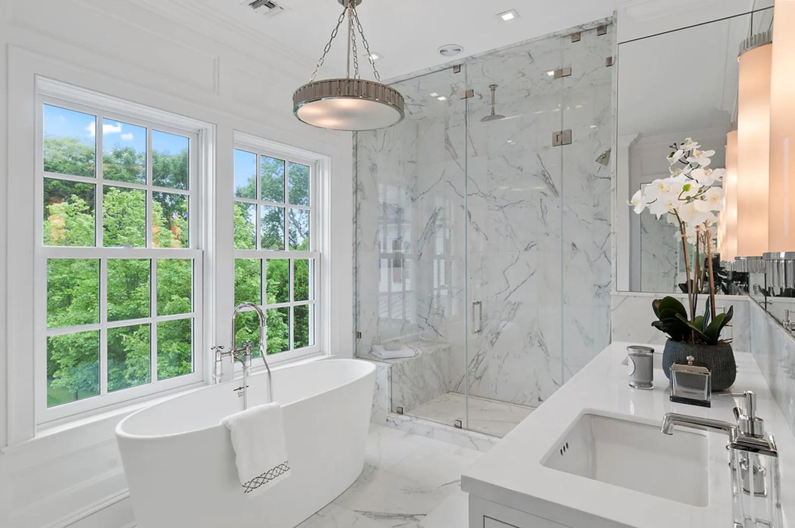 The Hamptons Real Estate | View  | Master Bath With Soaking Tub And Shower | View 11