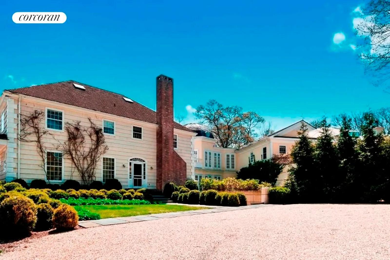 The Hamptons Real Estate | View  | 8 Beds, 11.5 Baths | View 1