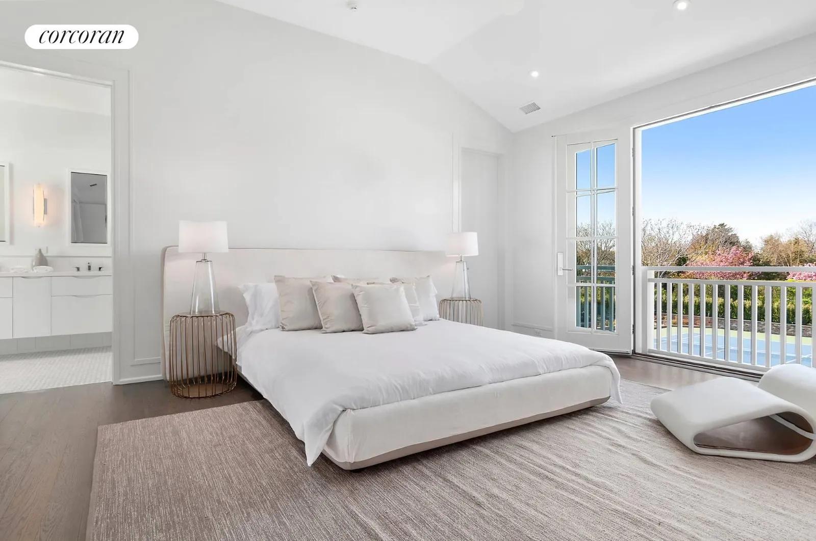 The Hamptons Real Estate | View 51 Pheasant Lane | room 23 | View 24