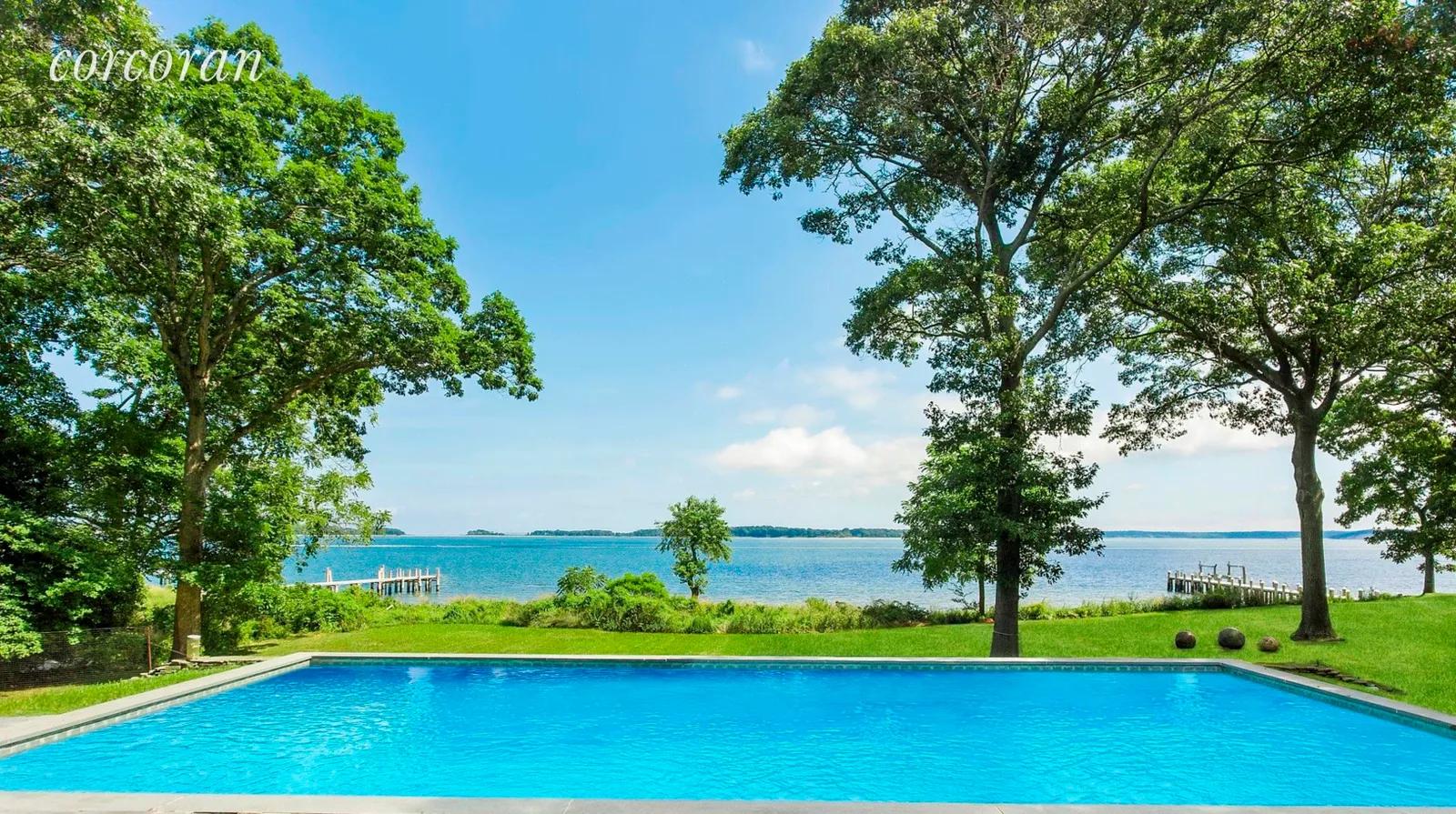 The Hamptons Real Estate | View 27 Mashomuck Dr | 4 Beds, 3 Baths | View 1