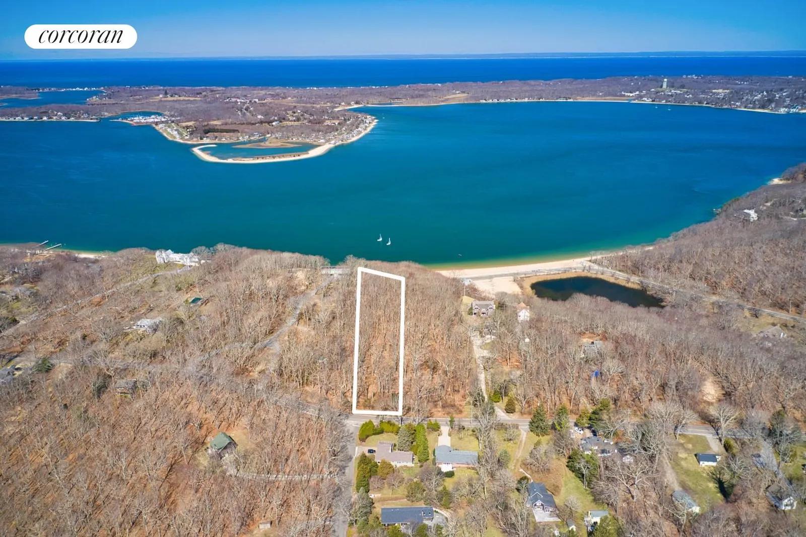 The Hamptons Real Estate | View 22 Stearns Point Road | View 1