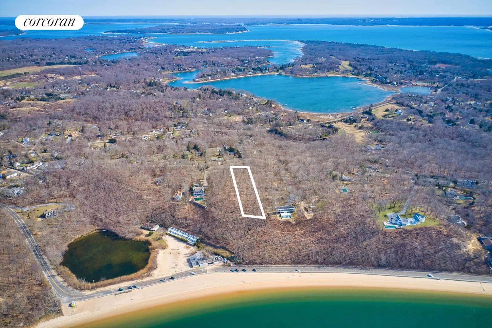 The Hamptons Real Estate | View 22 Stearns Point Road | room 1 | View 2
