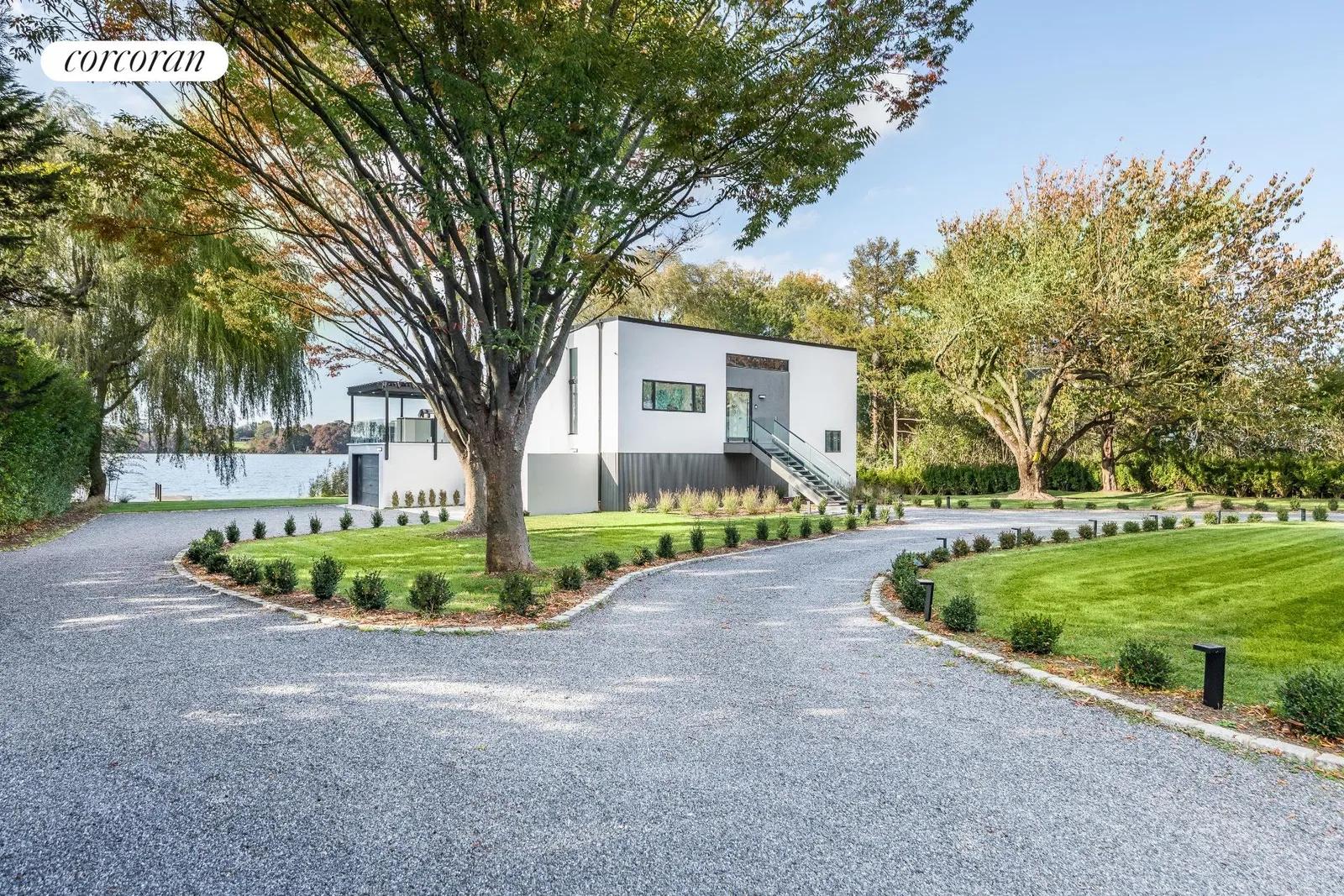 The Hamptons Real Estate | View 172 Mill Pond Lane | room 1 | View 2