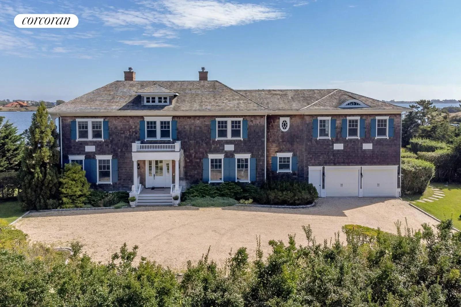 The Hamptons Real Estate | View 541 Main Street | room 1 | View 2