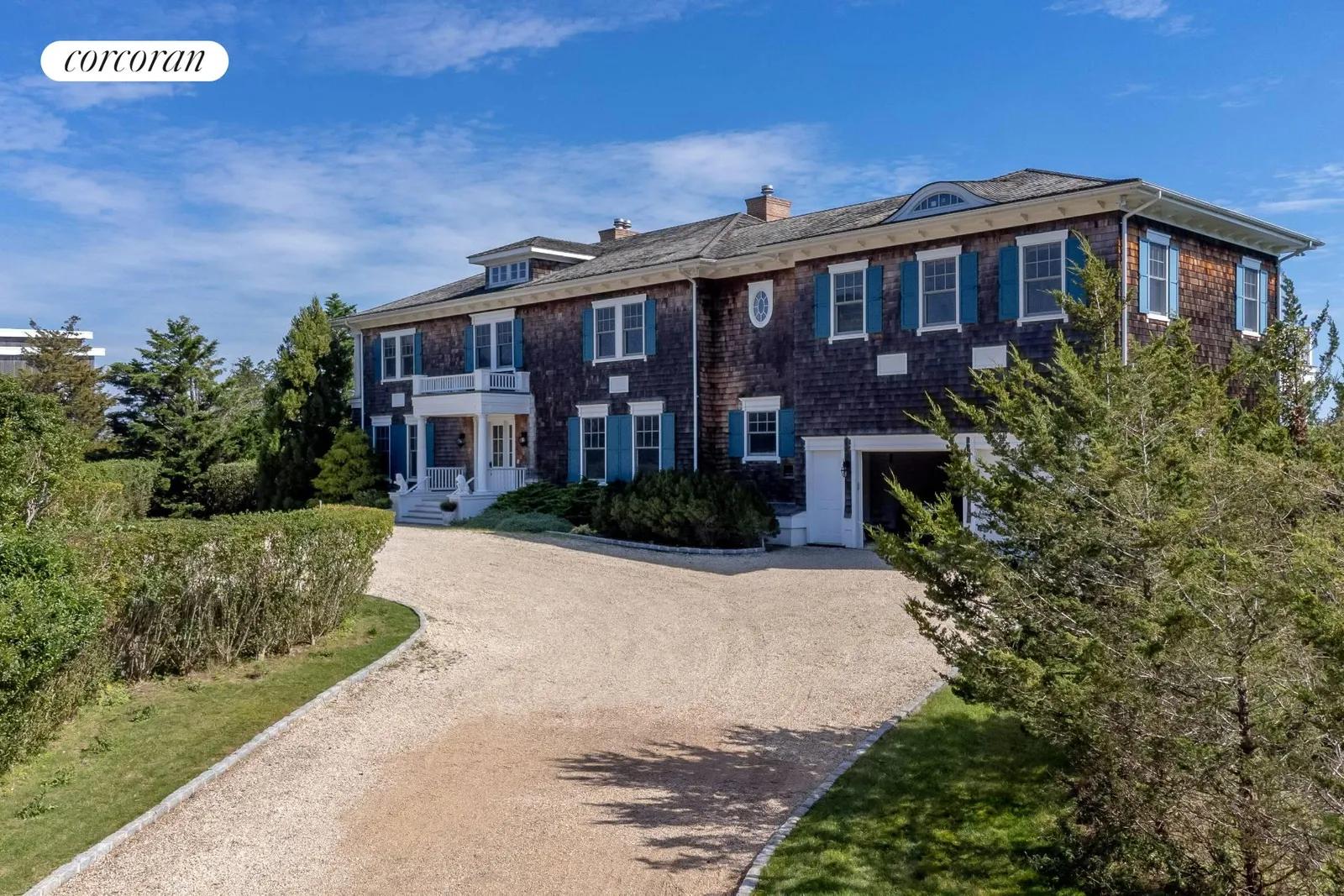 The Hamptons Real Estate | View 541 Main Street | room 2 | View 3
