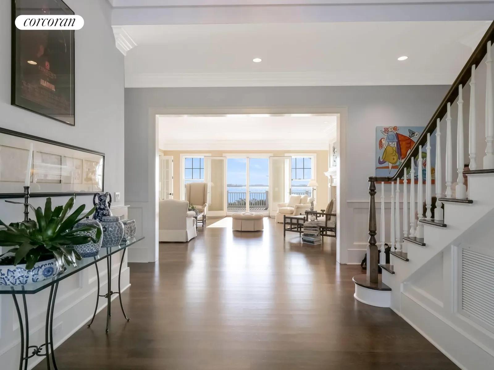 The Hamptons Real Estate | View 541 Main Street | room 7 | View 8