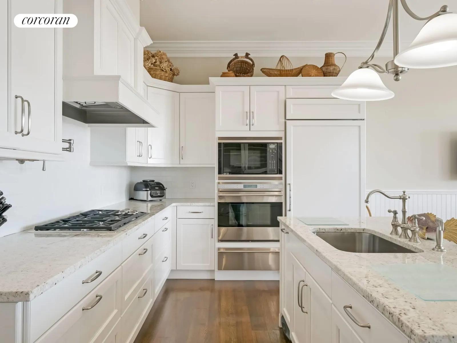 The Hamptons Real Estate | View 541 Main Street | Kitchen | View 15