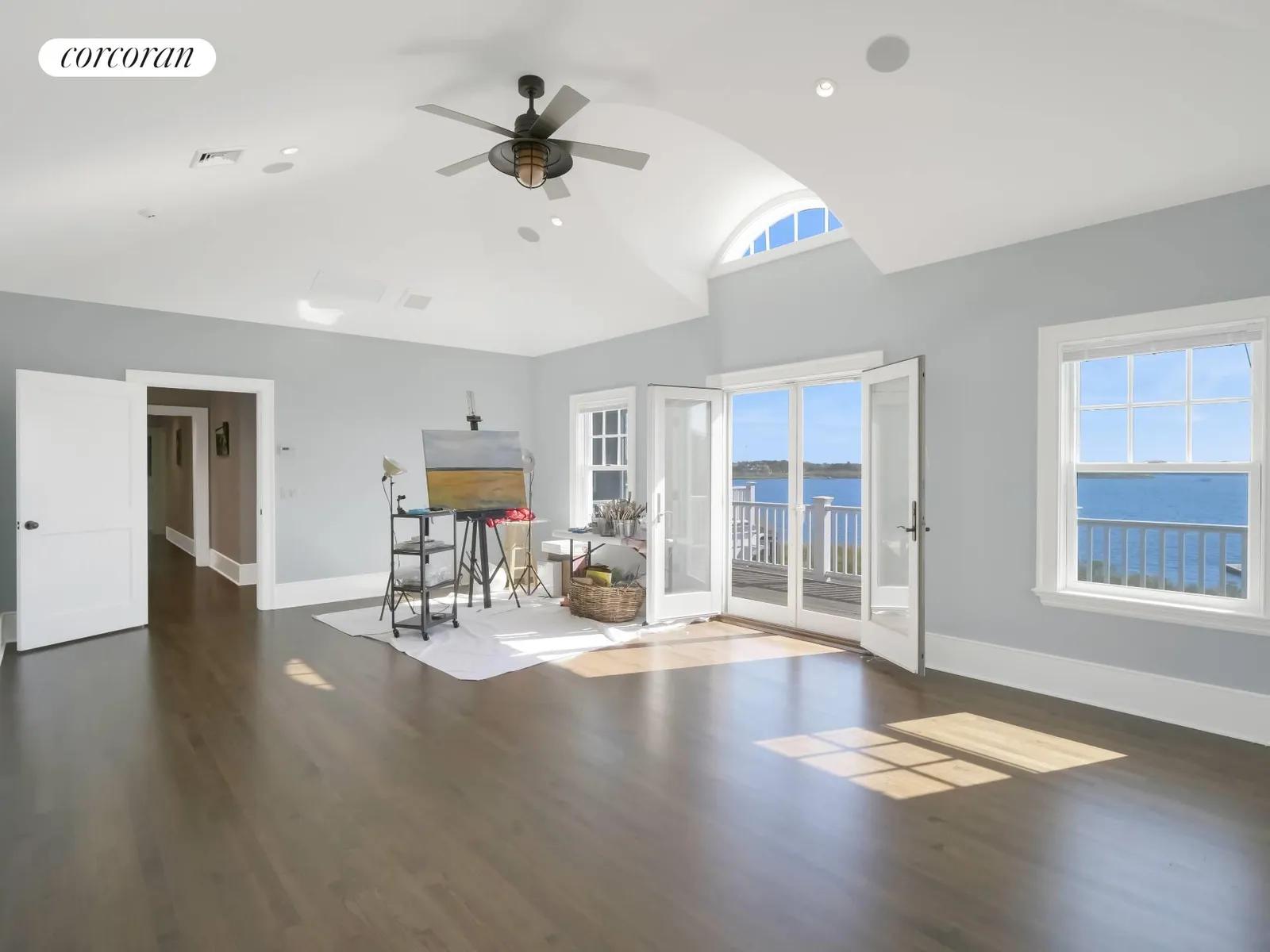 The Hamptons Real Estate | View 541 Main Street | Junior Master | View 34