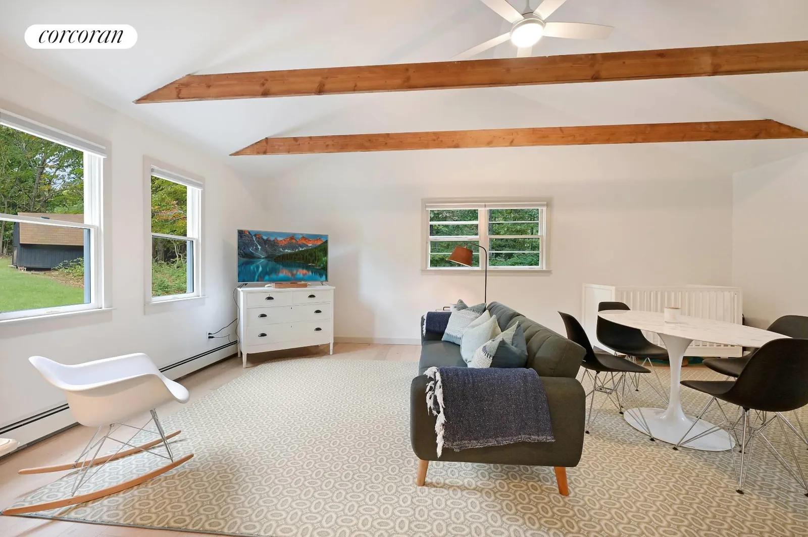 The Hamptons Real Estate | View 102 Copeces Lane | room 3 | View 4