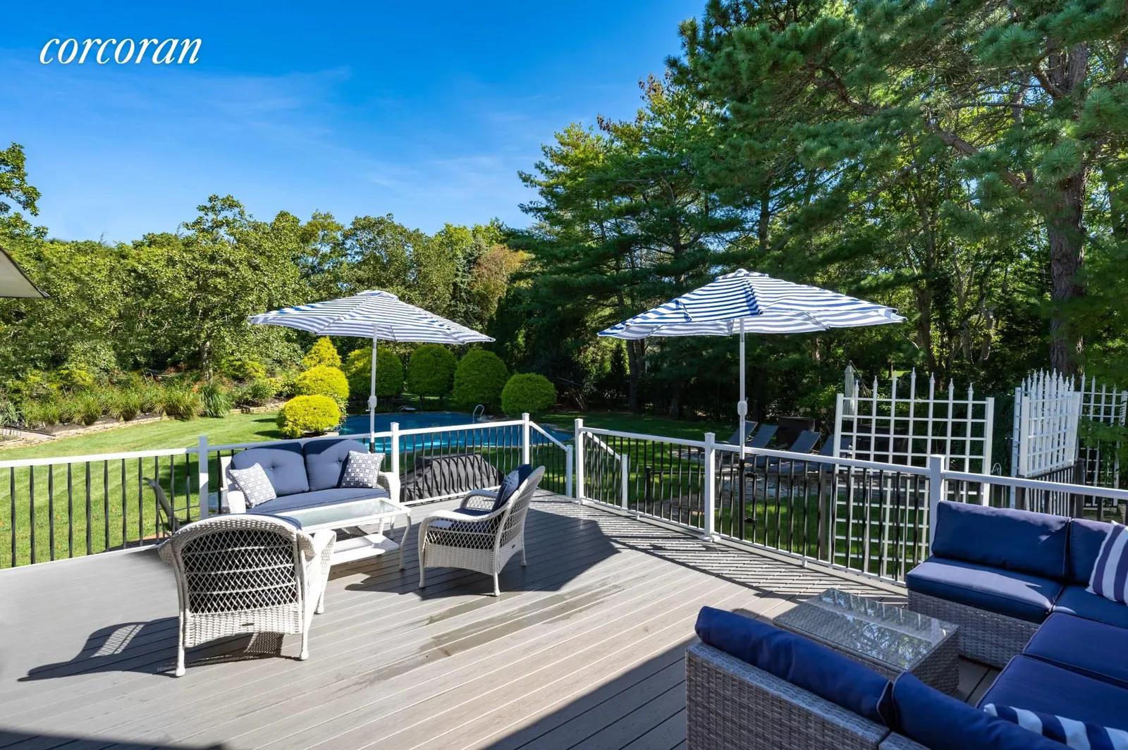 The Hamptons Real Estate | View 141 Middle Pond Road | room 30 | View 31