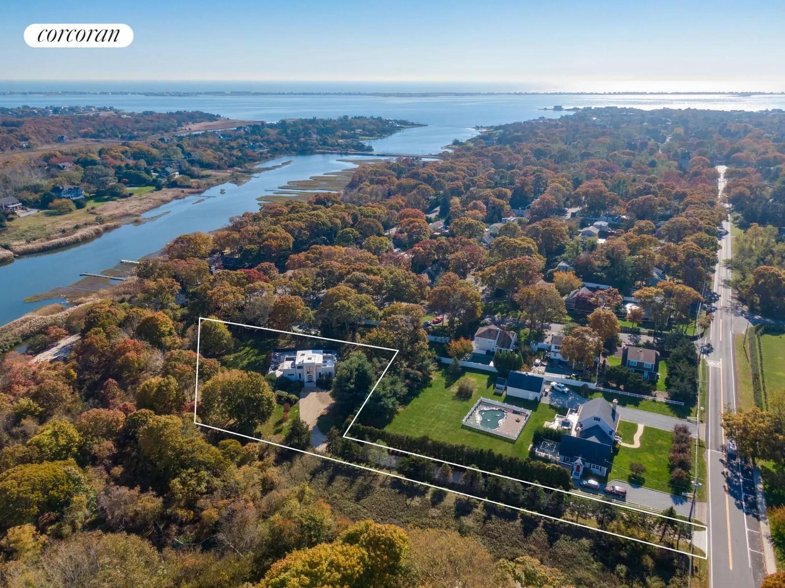 The Hamptons Real Estate | View 32 Mill Road | room 1 | View 2