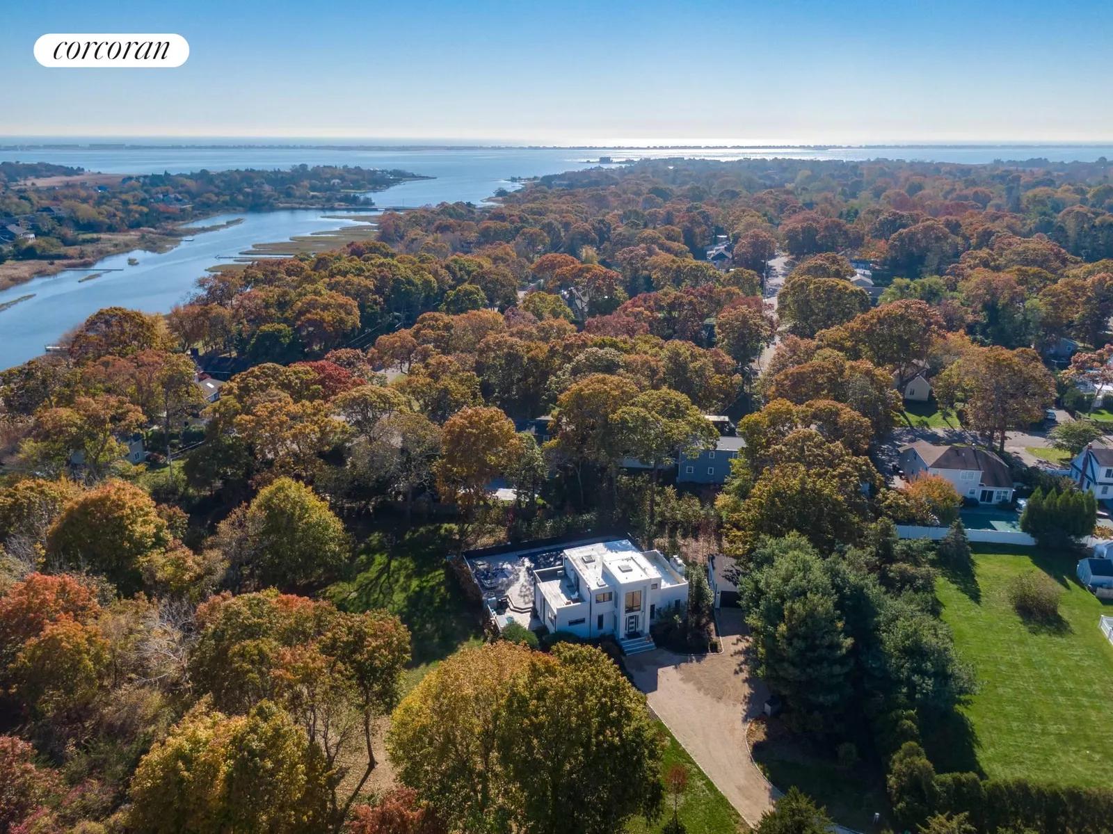 The Hamptons Real Estate | View 32 Mill Road | room 32 | View 33