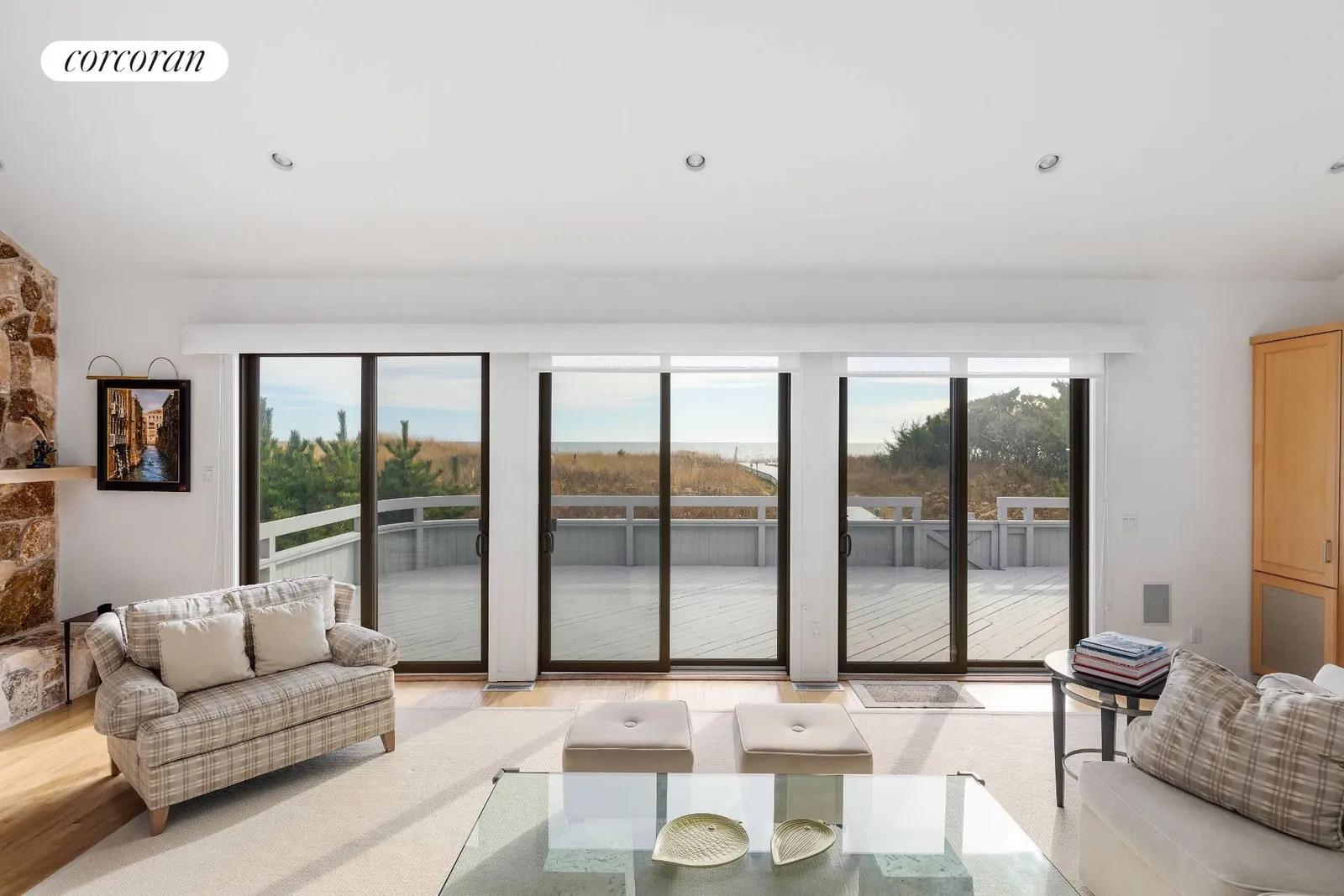 The Hamptons Real Estate | View 266 & 271 Marine Blvd | room 31 | View 32