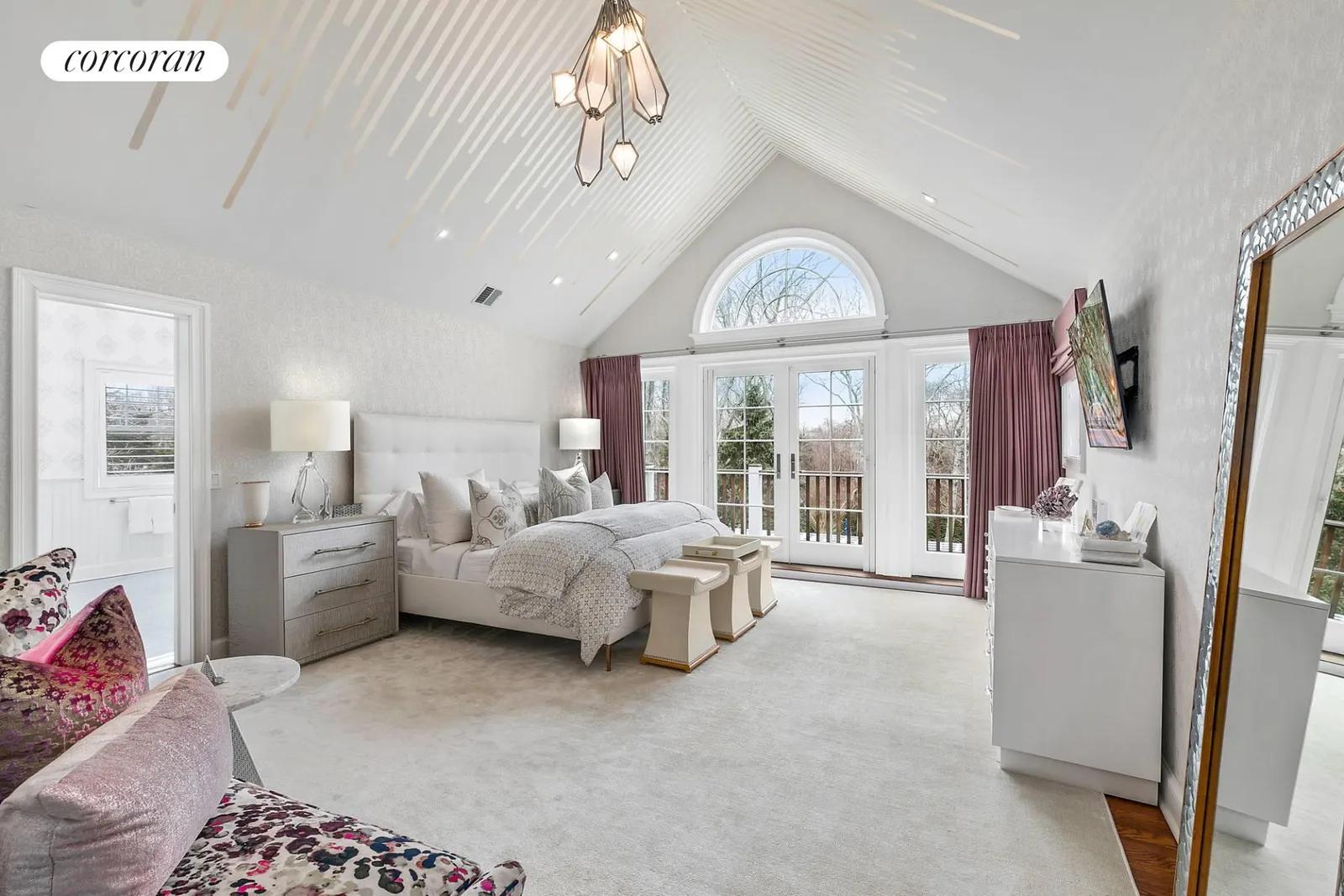The Hamptons Real Estate | View 46 White Oak Lane | Master Bedroom | View 15