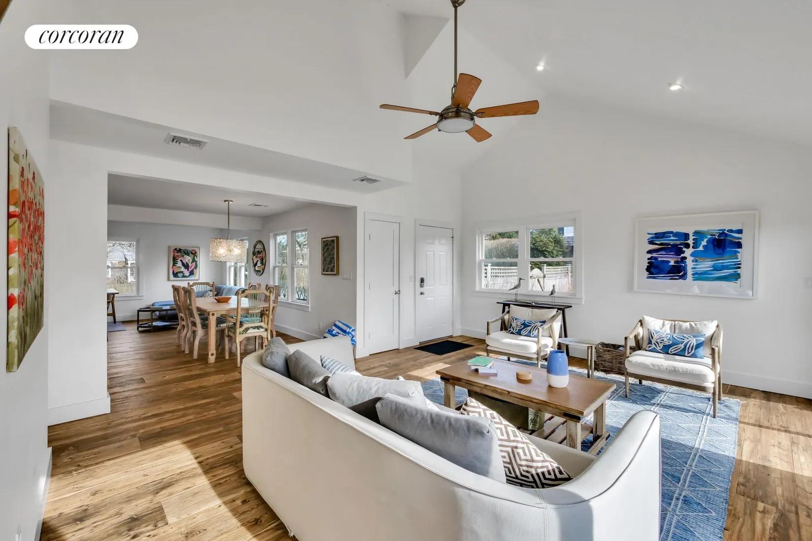 The Hamptons Real Estate | View 13 Meadowgrass Lane | room 3 | View 4