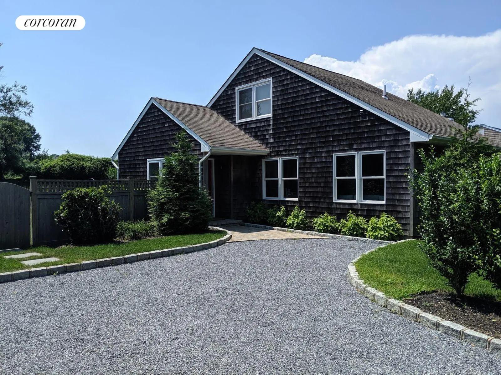 The Hamptons Real Estate | View 13 Meadowgrass Lane | room 22 | View 23