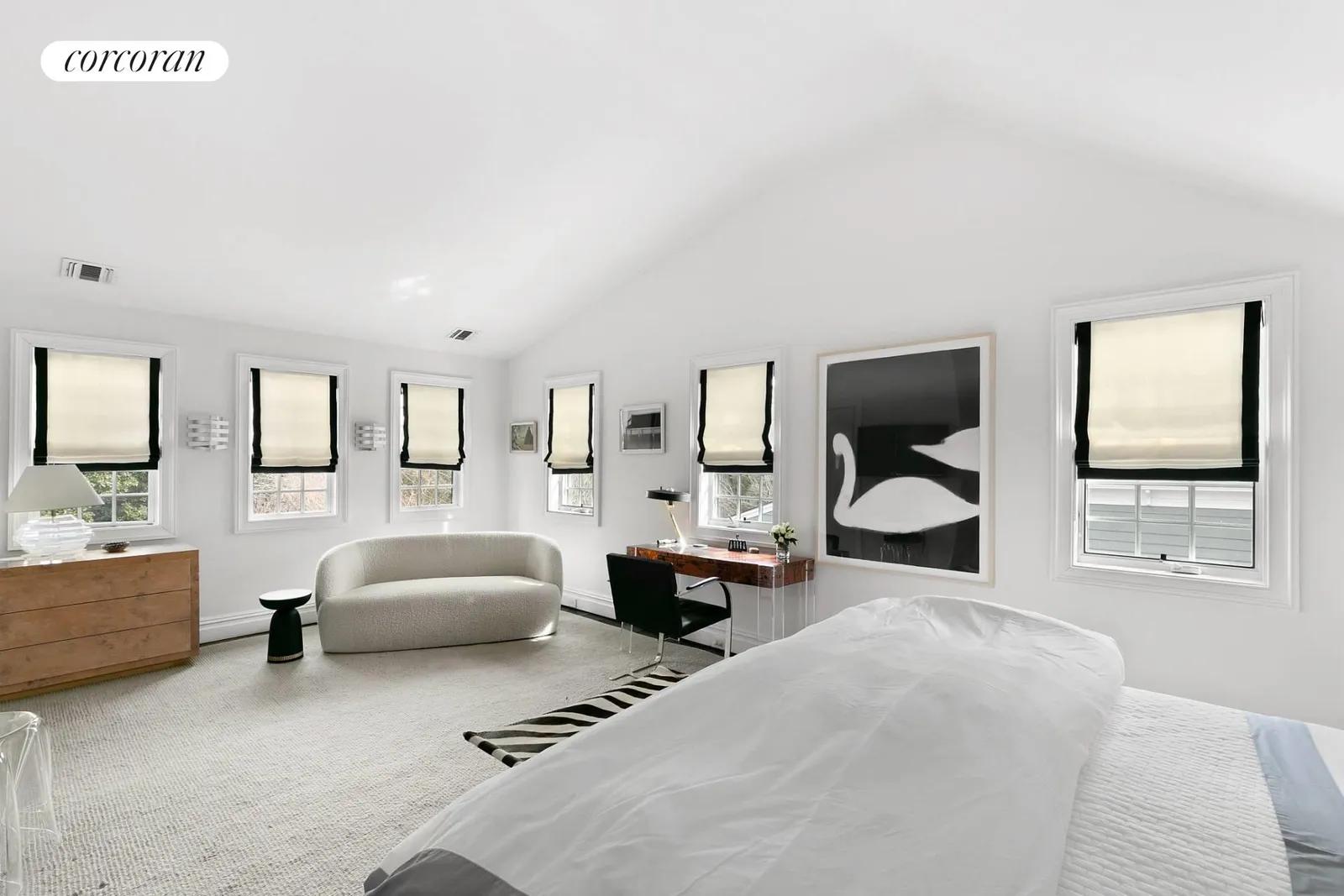 The Hamptons Real Estate | View 233 Madison Street | room 12 | View 13