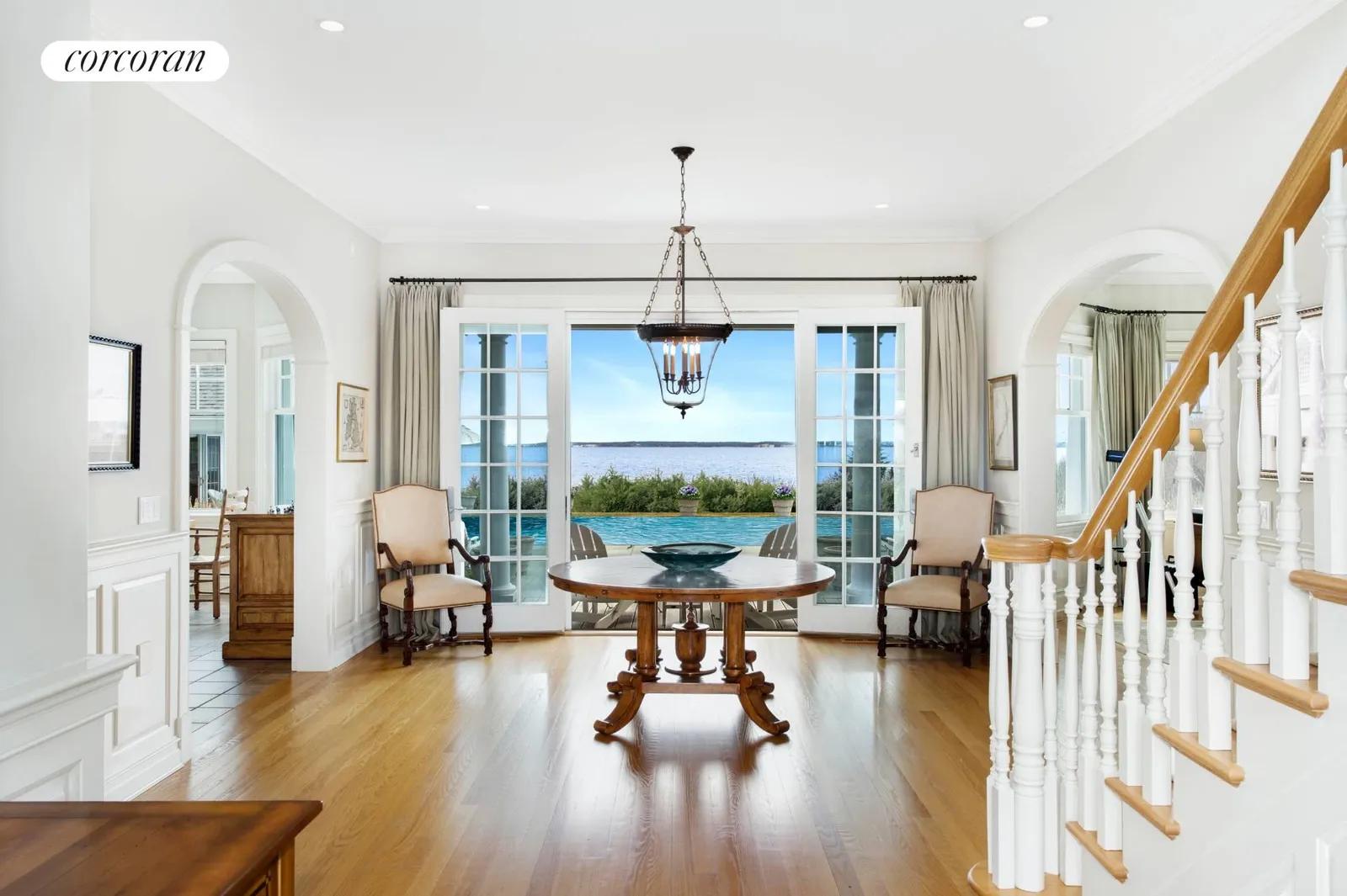 The Hamptons Real Estate | View 2503 Camp Mineola Ext | Foyer | View 2