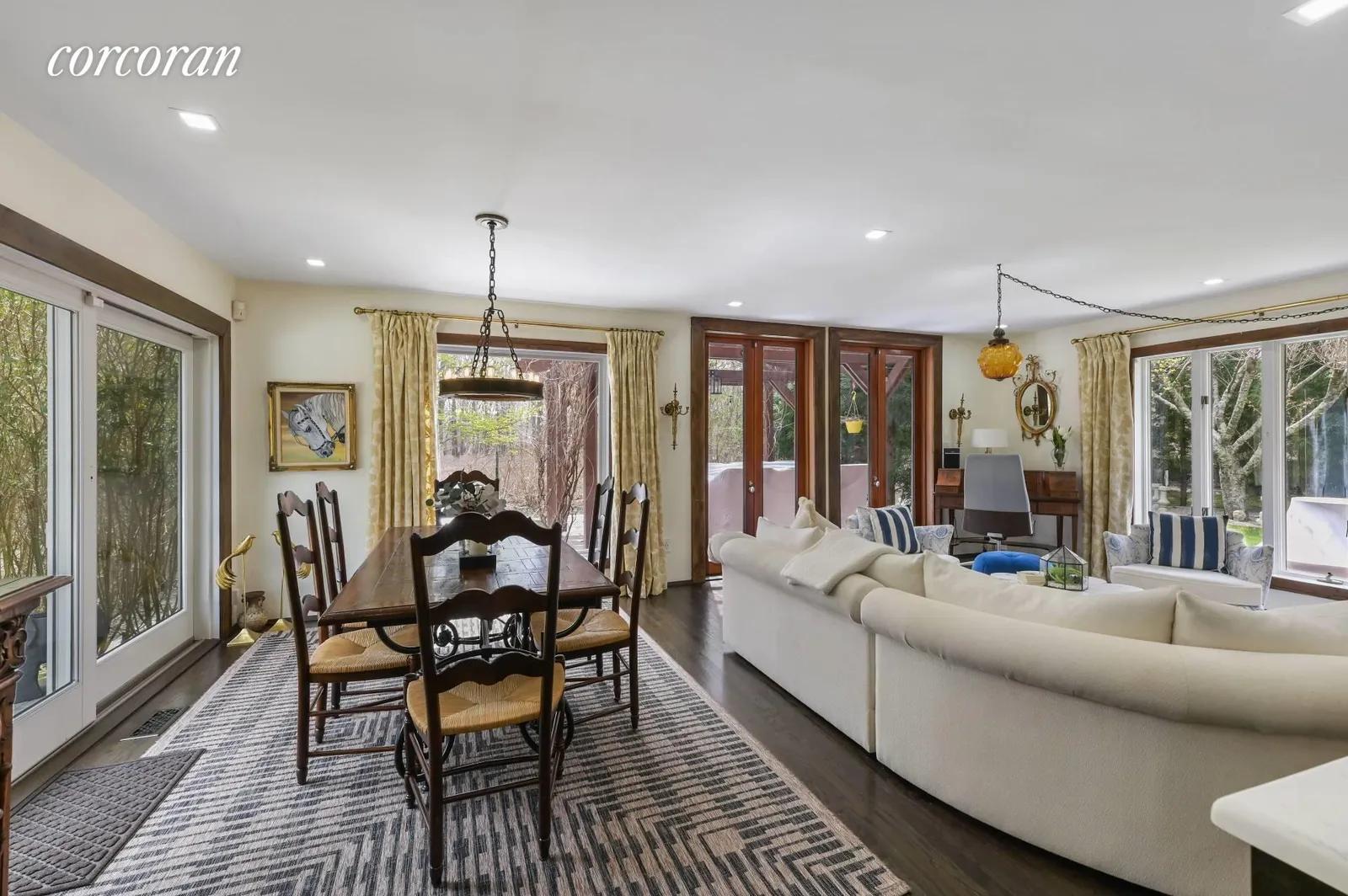 The Hamptons Real Estate | View 100 Sandy Hollow Road | room 26 | View 27
