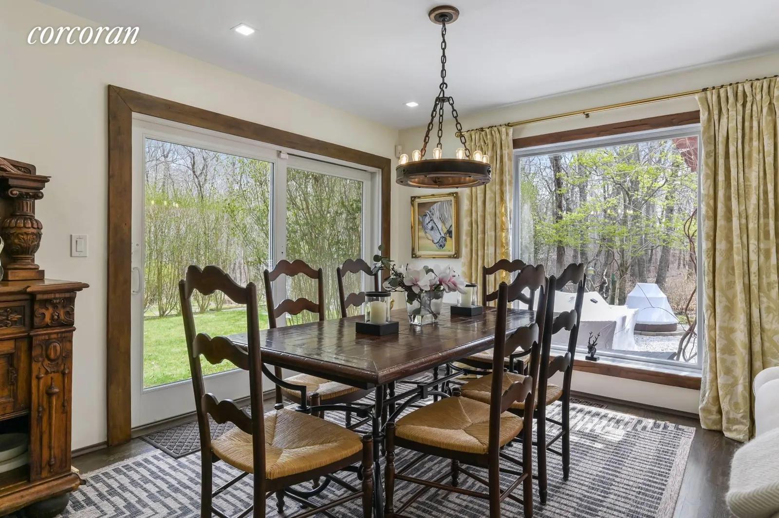 The Hamptons Real Estate | View 100 Sandy Hollow Road | room 27 | View 28