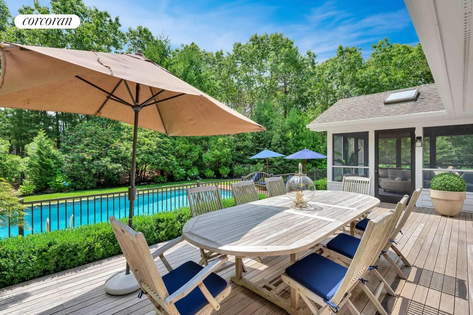 The Hamptons Real Estate | View 25 Rolling Woods Court | room 18 | View 19