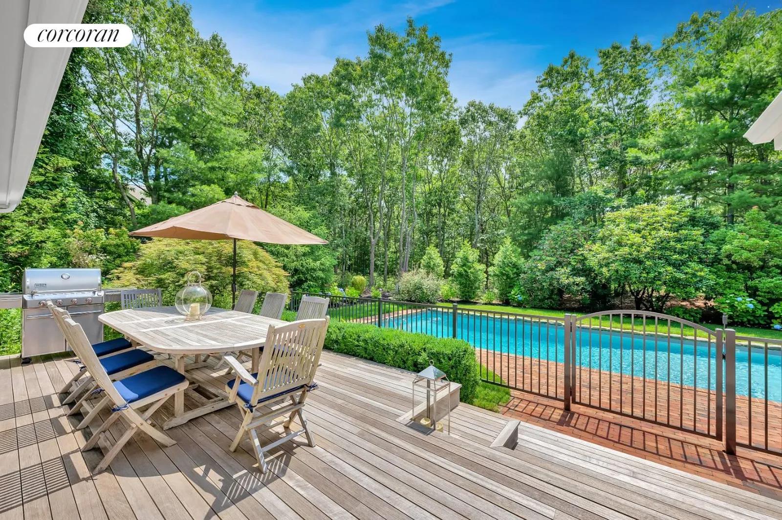 The Hamptons Real Estate | View 25 Rolling Woods Court | room 20 | View 21