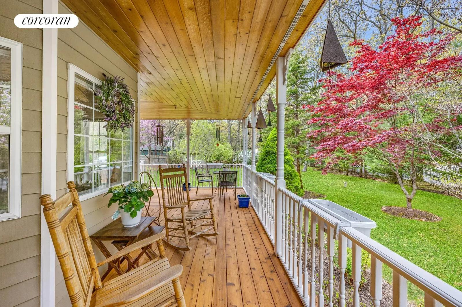 New York City Real Estate | View 22 Wooded Oak Lane | 4 Beds, 3 Baths | View 1