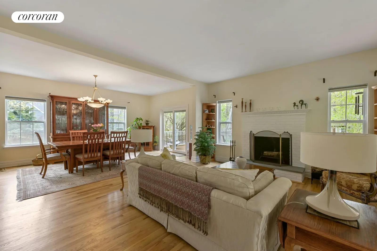 New York City Real Estate | View 22 Wooded Oak Lane | room 6 | View 7