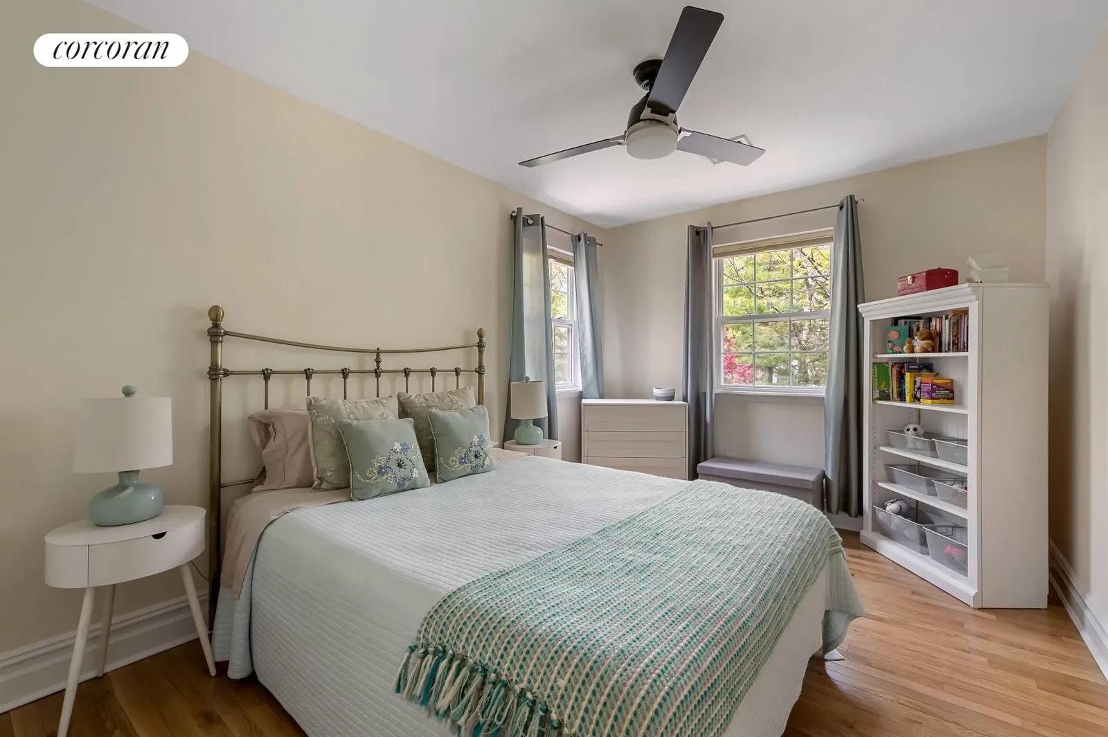 New York City Real Estate | View 22 Wooded Oak Lane | room 14 | View 15