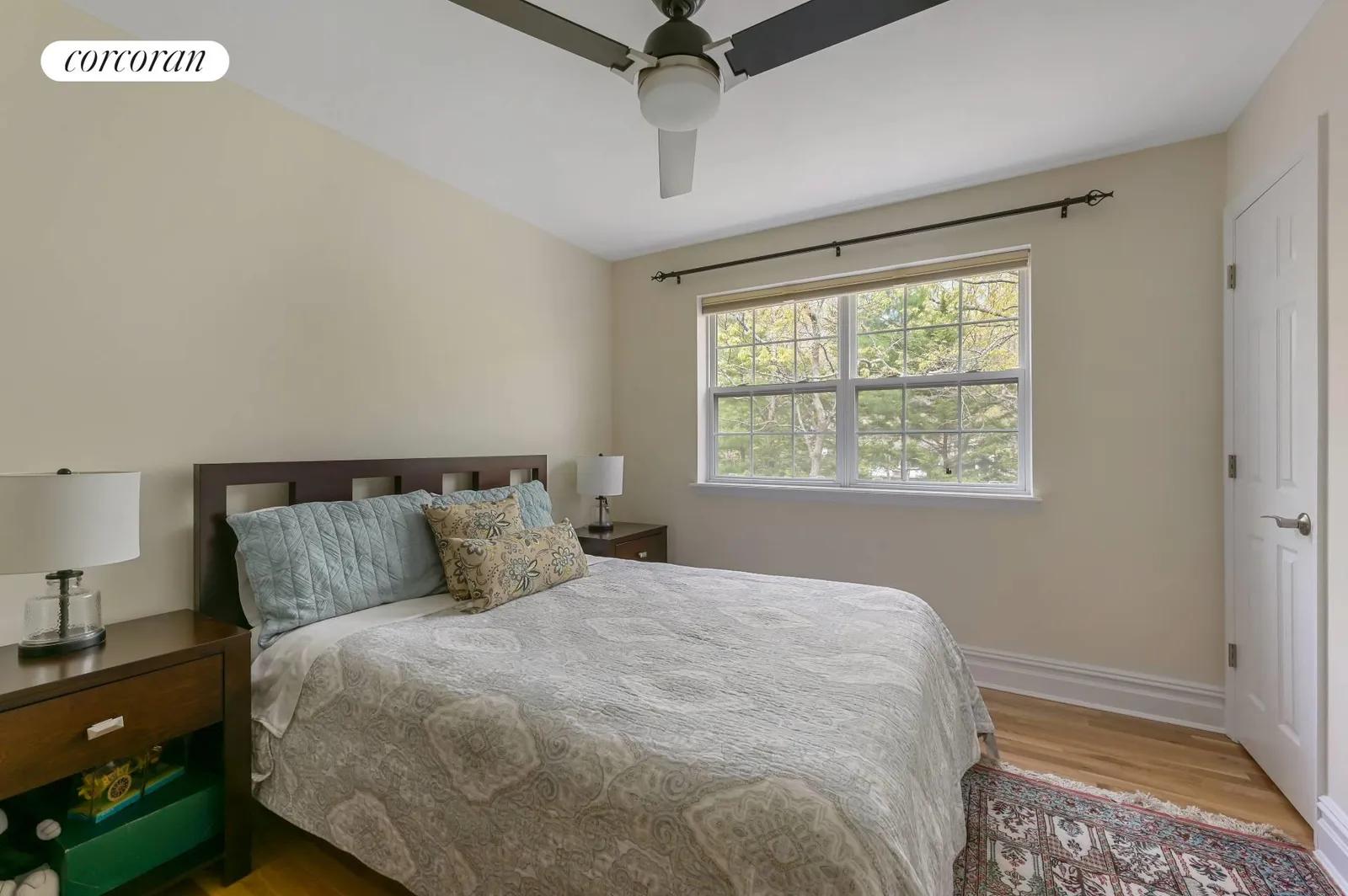 New York City Real Estate | View 22 Wooded Oak Lane | room 15 | View 16