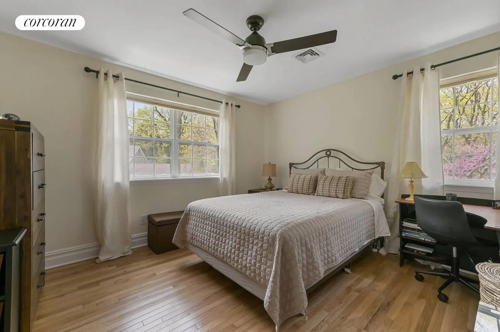 New York City Real Estate | View 22 Wooded Oak Lane | room 16 | View 17