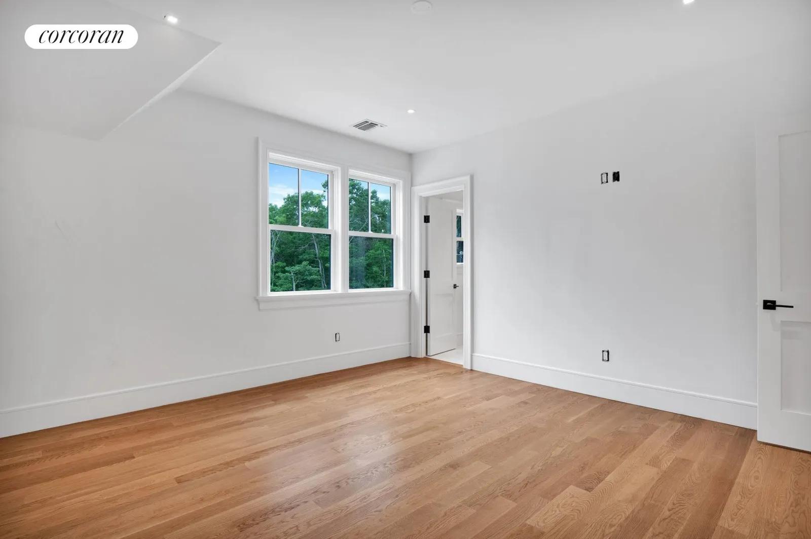 New York City Real Estate | View 4 Frazier Avenue | room 17 | View 18